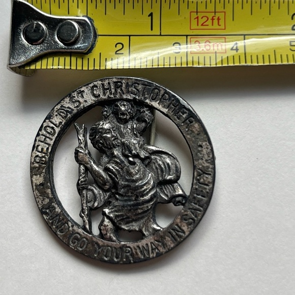 Vtg auto visor swing hinge pin clip Saint Christopher travel patron safety medal - Picture 4 of 4